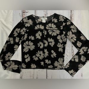 Long sleeve shirt with flowers, mesh material